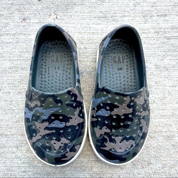 GAP Other - Baby Gap Grey Camo Perforated Slip On Water Proof Shoes Size 5/6